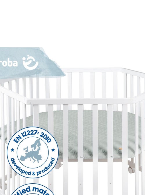 ROBA Box bébé esagonale ROBA Style + tappeto verde ghiaccio – legno bianco - Kiabi ROBA Box bébé esagonale ROBA Style + tappeto verde ghiaccio – legno bianco - Kiabi