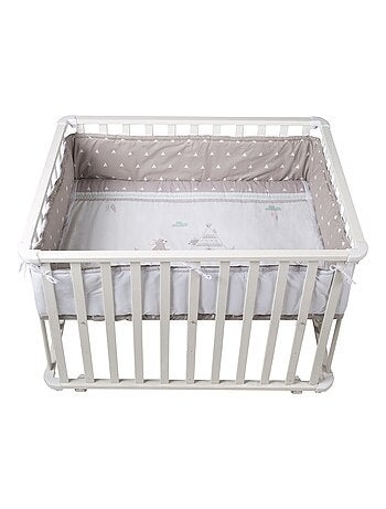 ROBA Box bébé in legno 75×100 "Indibear" + tappeto e ruote con freno – bianco