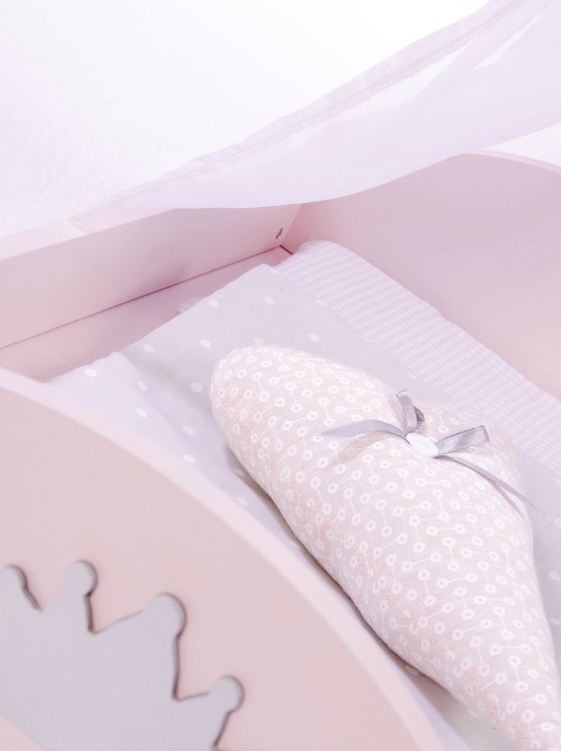 ROBA Lettino per bambole "Princess Sophie" in legno – incluso set tessile – rosa/grigio Rosa chiaro - Kiabi