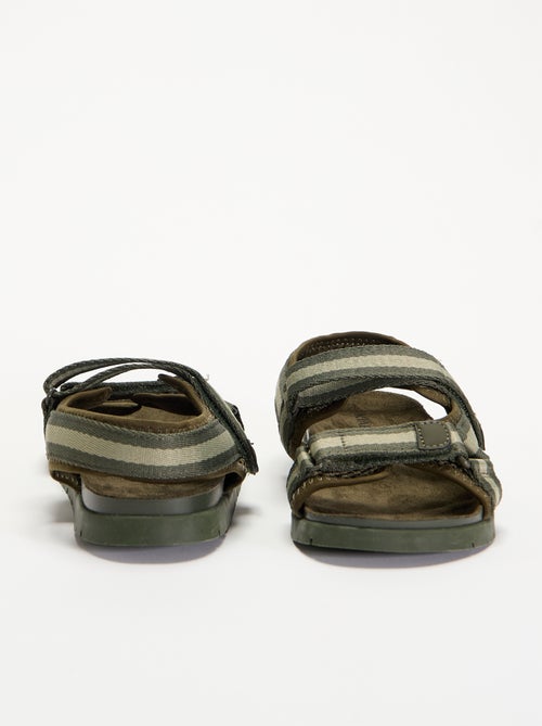 Sandali a doppia fascia con strappo - Kiabi