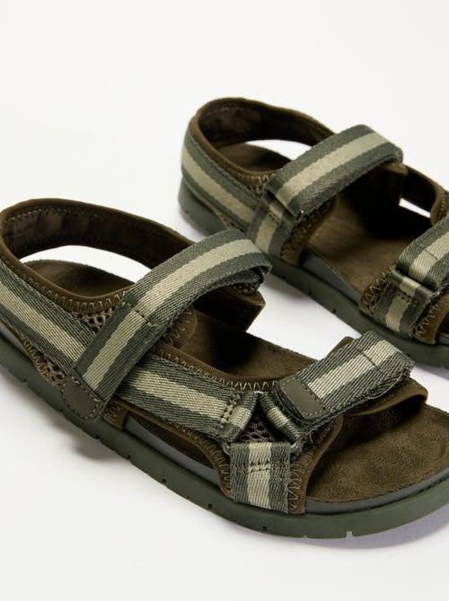Sandali a doppia fascia con strappo - Kiabi