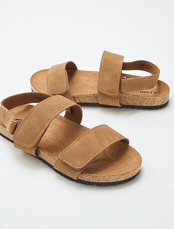 Sandali a doppia fascia con strappo