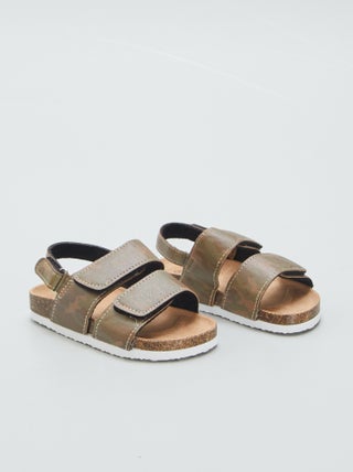 Sandali bassi con strappi