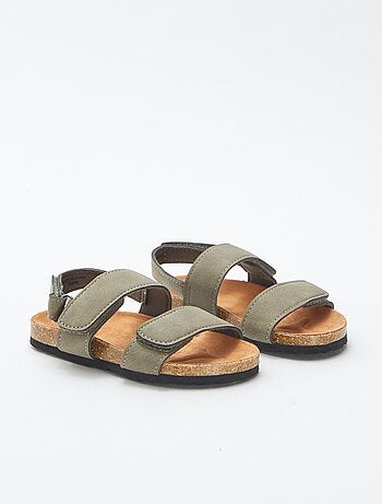 Sandali bassi con strappi