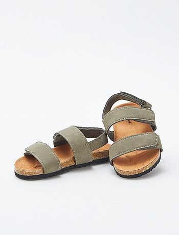 Sandali bassi con strappi