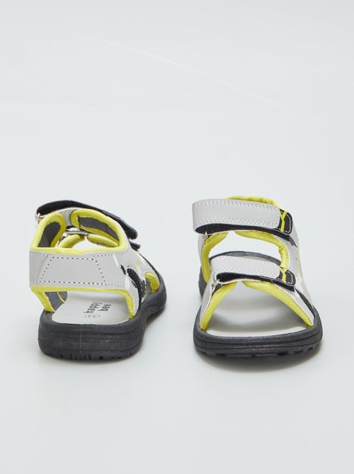 Sandali bicolori con strappi - Kiabi