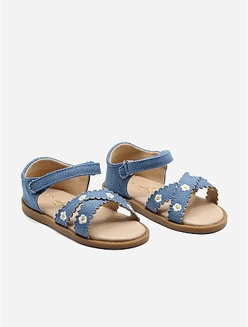 Sandali con chiusura a velcro