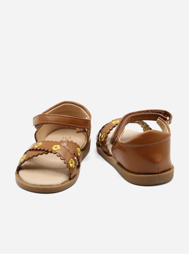 Sandali con chiusura a velcro Cammello - Kiabi