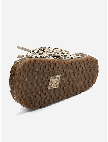 Sandali con chiusura a velcro