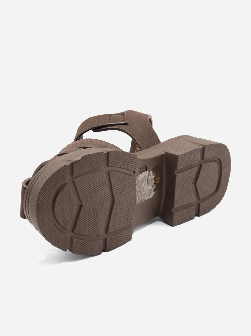 Sandali con chiusura a velcro Marrone - Kiabi