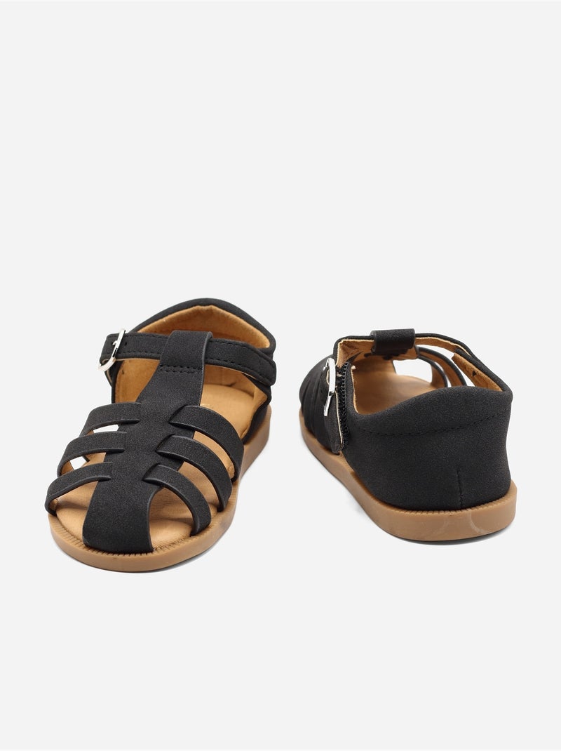 Sandali con chiusura a velcro Nero - Kiabi