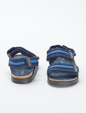 Sandali con chiusure a strappo