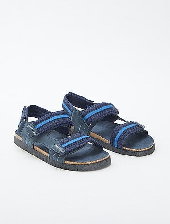 Sandali con chiusure a strappo