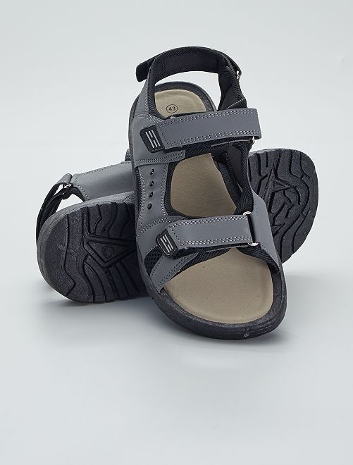 Sandali con chiusure a strappo in similpelle - grigio - Kiabi - 16.00€