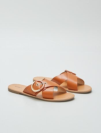 Sandali con cinturini incrociati