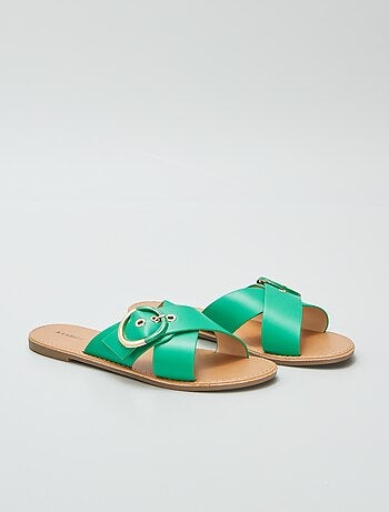 Sandali con cinturini incrociati