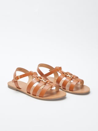 Sandali con dettagli metallizzati