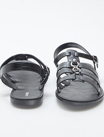 Sandali con dettagli metallizzati