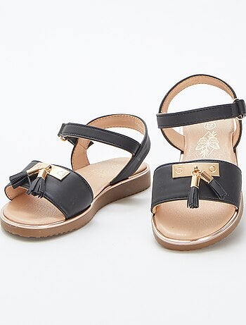 Sandali con pompon decorativi