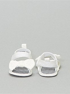 Sandali con ricamo punto inglese - Kiabi