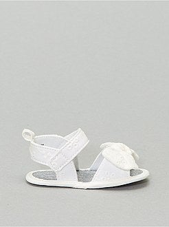 Sandali con ricamo punto inglese - Kiabi