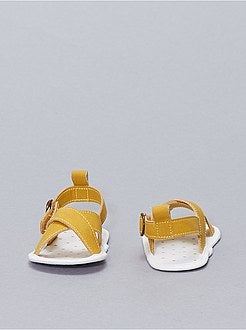 Sandali con strappi - Kiabi