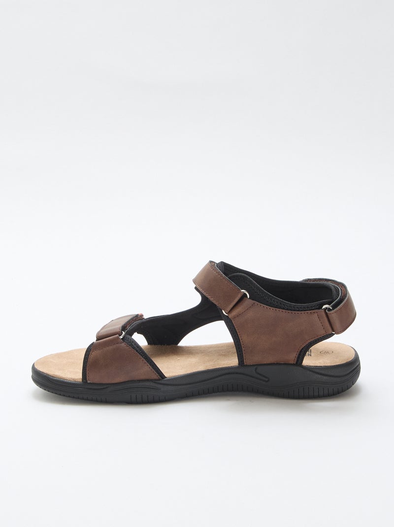 Sandali con strappo tricolore Marrone - Kiabi