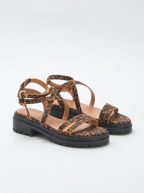 Sandali con suola carrarmato e fantasia leopardata - Kiabi