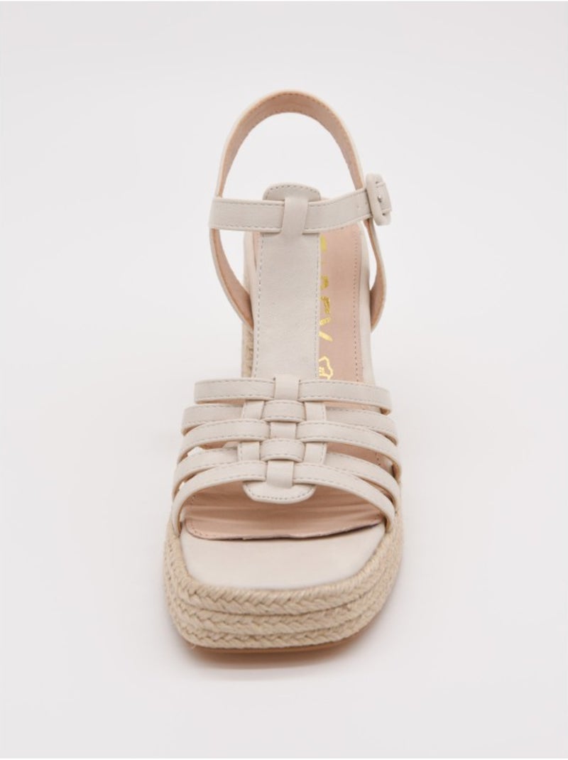 Sandali Con Tacco Materiale Sintetico Montevita Beige - Kiabi