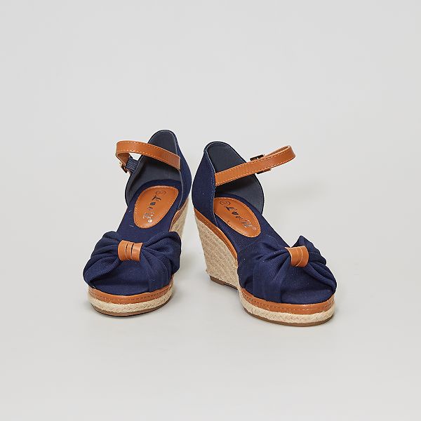 sandali con zeppa blu