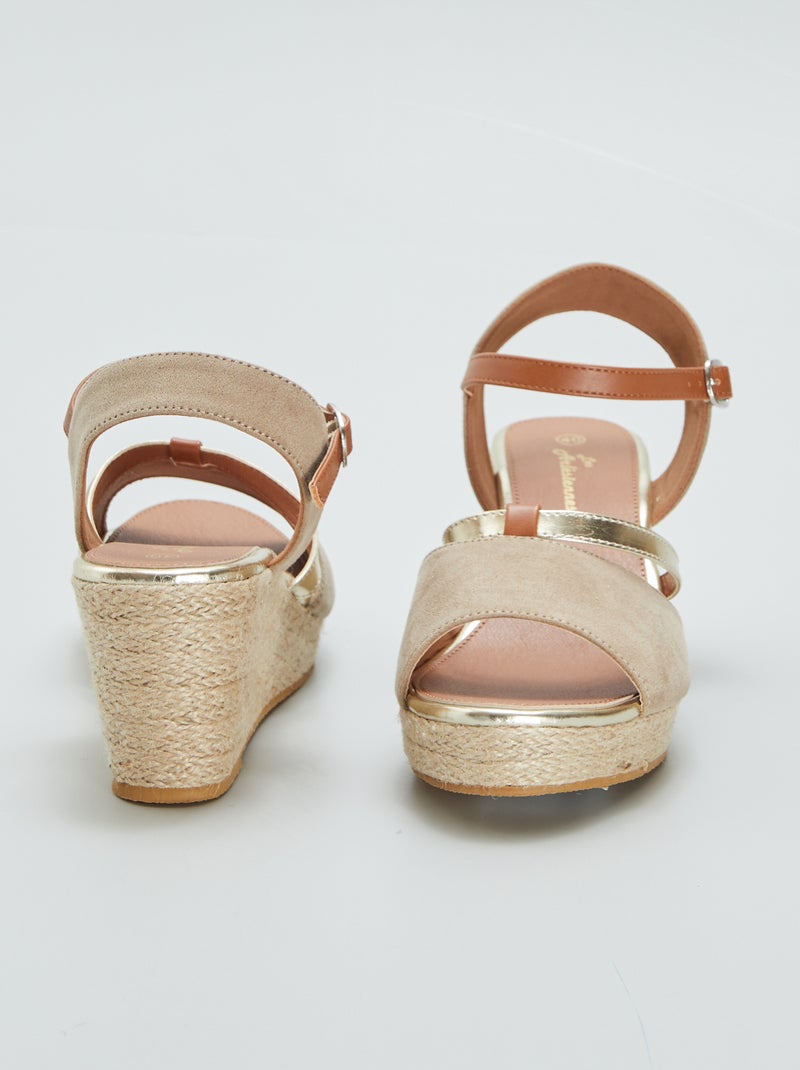 Sandali con zeppa MARRONE - Kiabi