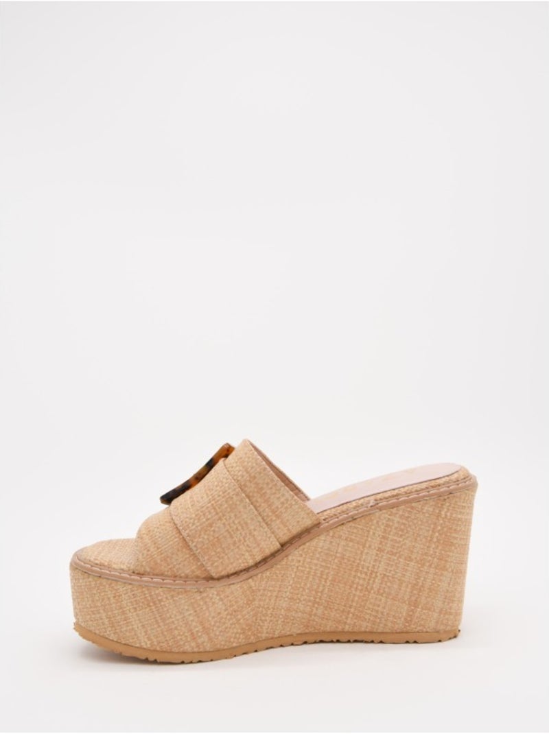 Sandali Con Zeppa Materiale Sintetico Montevita Beige - Kiabi