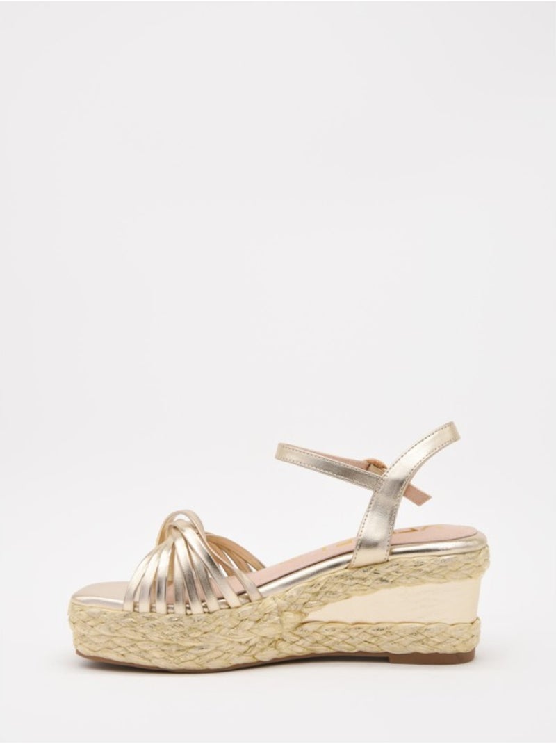 Sandali Con Zeppa Materiale Sintetico Montevita Dorato/Oro - Kiabi