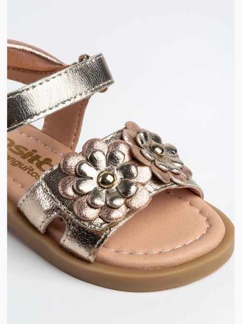 Sandali conguitos flowers metallic - Kiabi Sandali conguitos flowers metallic - Kiabi
