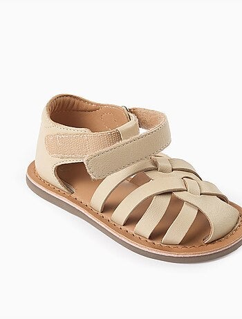 Sandali in pelle con cinturini incrociati