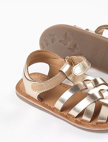 Sandali in pelle con cinturini incrociati