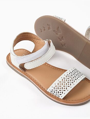 Sandali in pelle con cinturino a mosaico a taglio laser