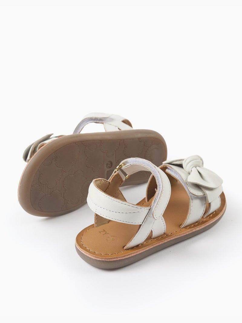 Sandali in pelle con fiocco decorativo Bianco - Kiabi