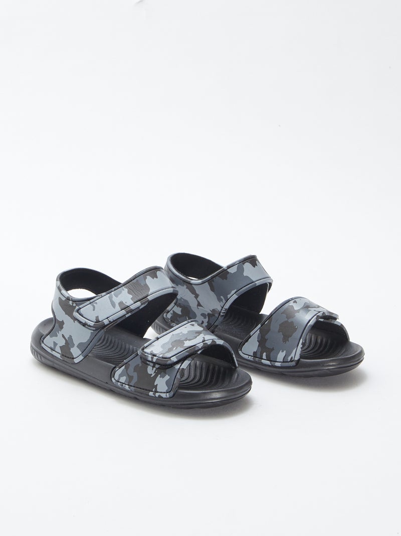 Sandali mare con strappi NERO - Kiabi