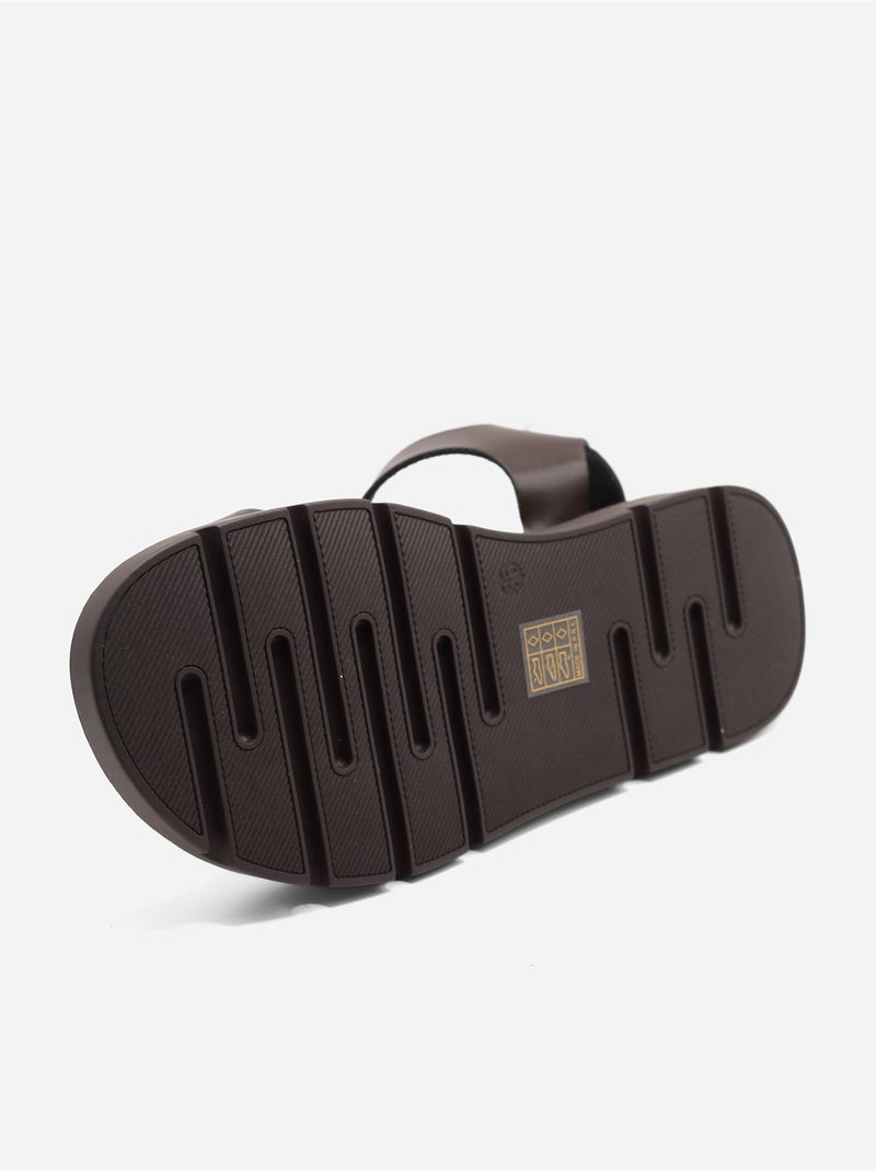 Sandali piatti con cinturini multipli Marrone - Kiabi