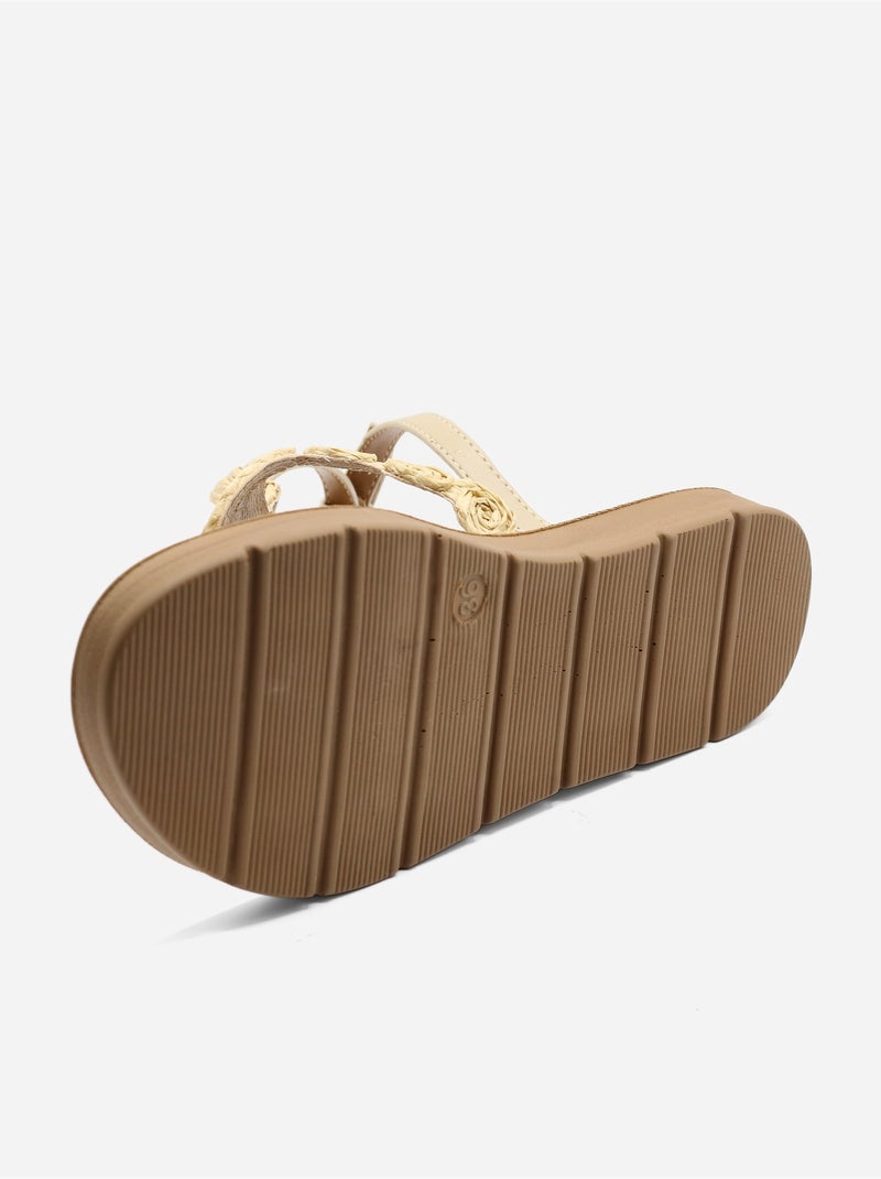 Sandali piatti con dettagli in perline Beige - Kiabi