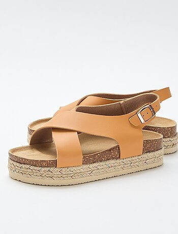 Sandali platform con fascette incrociate