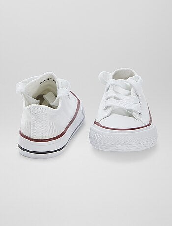 Scarpe basse stringate