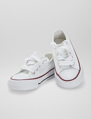 Scarpe basse stringate