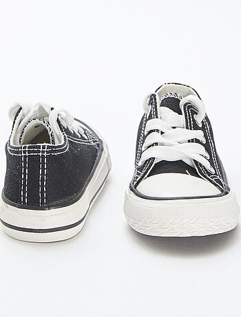 Scarpe basse stringate