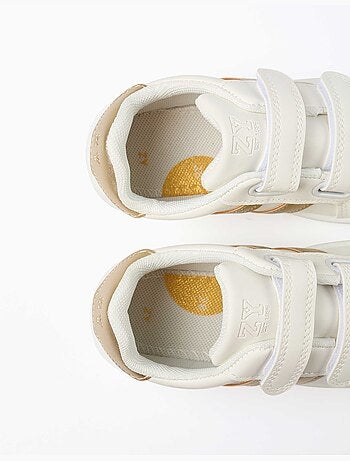 Scarpe da ginnastica a righe con chiusura a strappo