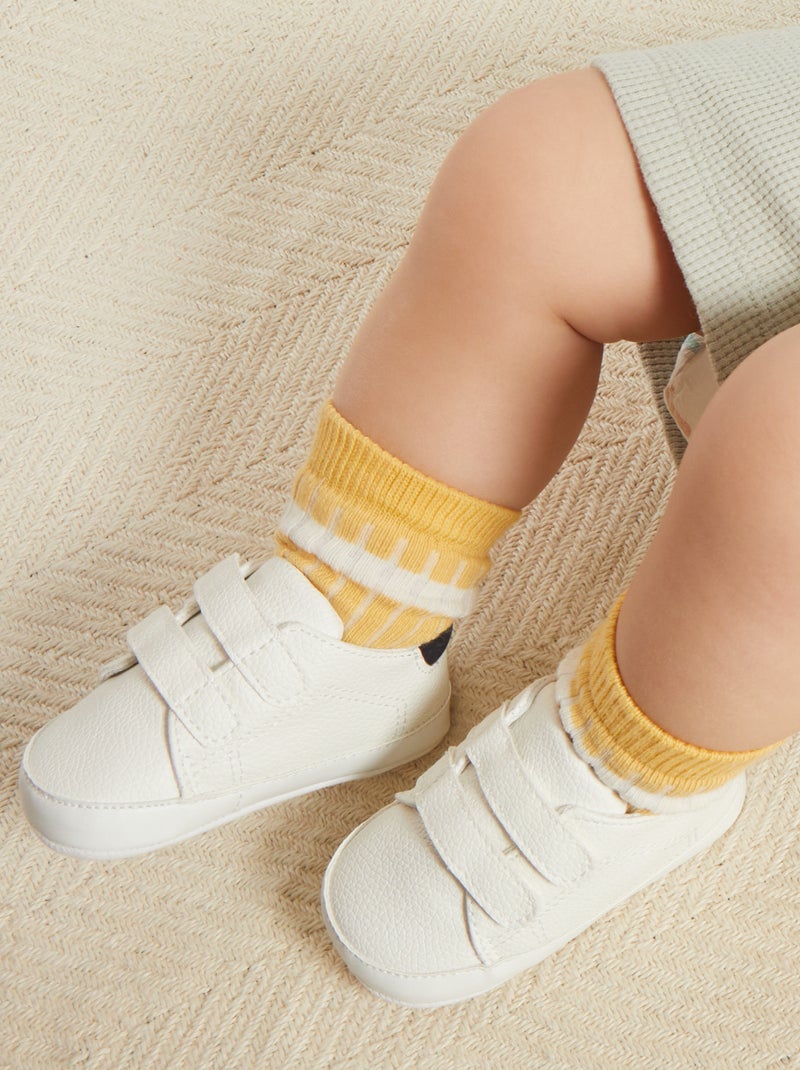 Scarpe da ginnastica bicolori a strappo Bianco - Kiabi