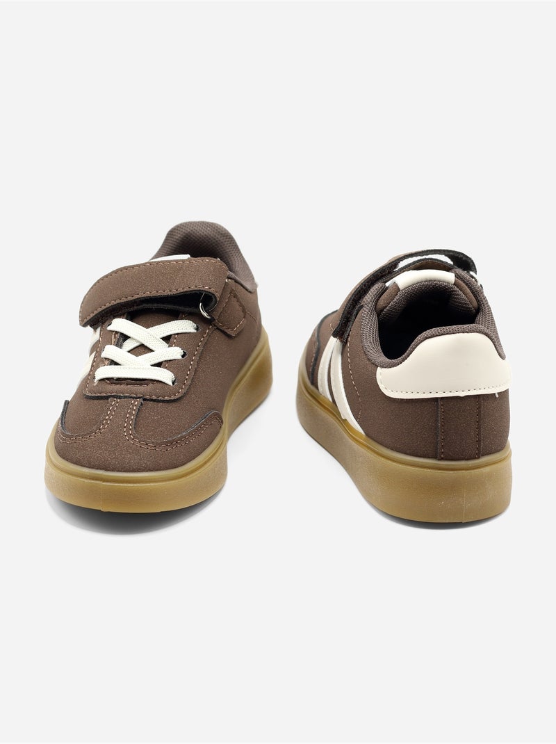 Scarpe da ginnastica cinturino incrociato Marrone - Kiabi