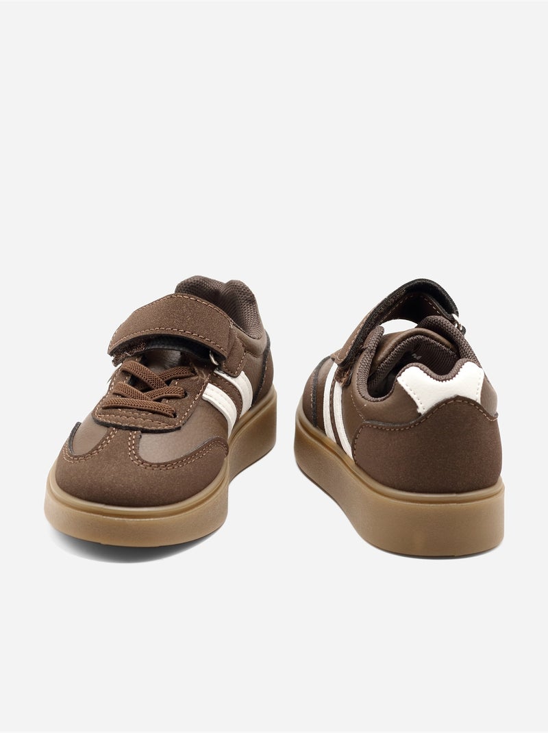 Scarpe da ginnastica con chiusura a velcro Marrone - Kiabi