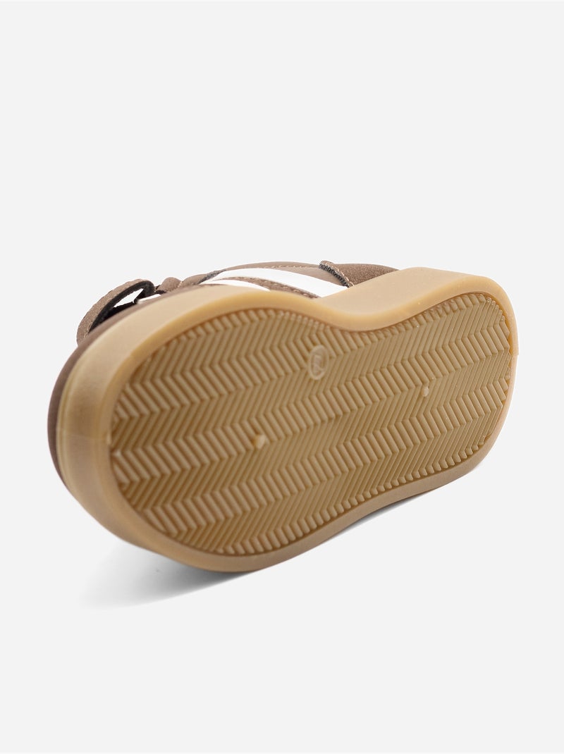 Scarpe da ginnastica con chiusura a velcro Marrone - Kiabi